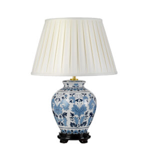 Linyi orientalsk bordlampe i keramik i blåt og hvidt mønster med plisseskærm