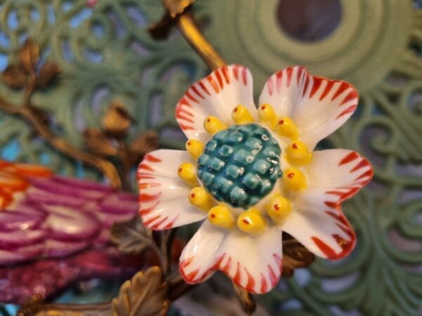 Lysestage V med 2 papegøjer og blomster i porcelæn og messing til 4 stearinlys - Image 6