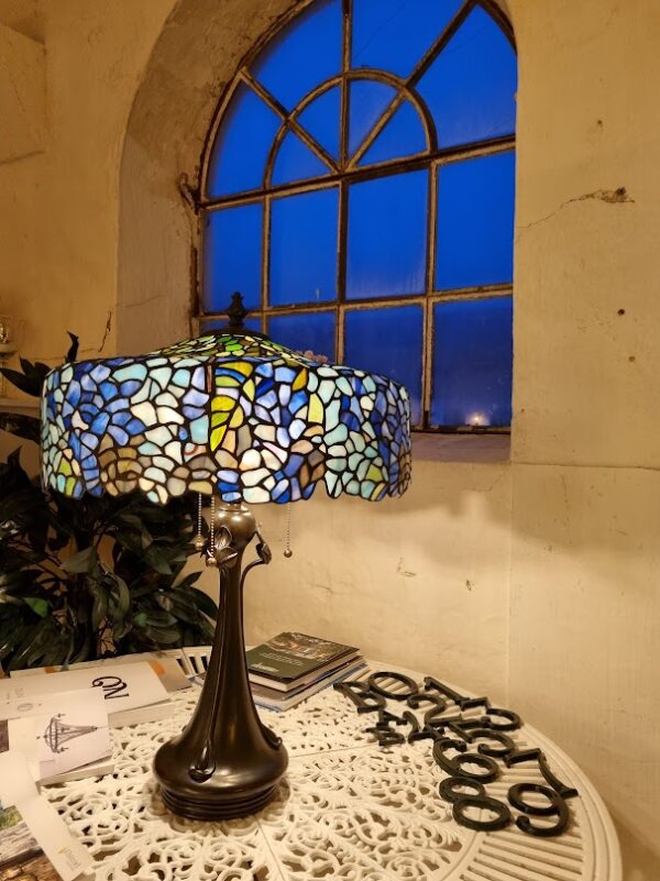 Tiffany Cobalt bordlampe i vintage bronze-finish med 3 lyskilder - Image 13